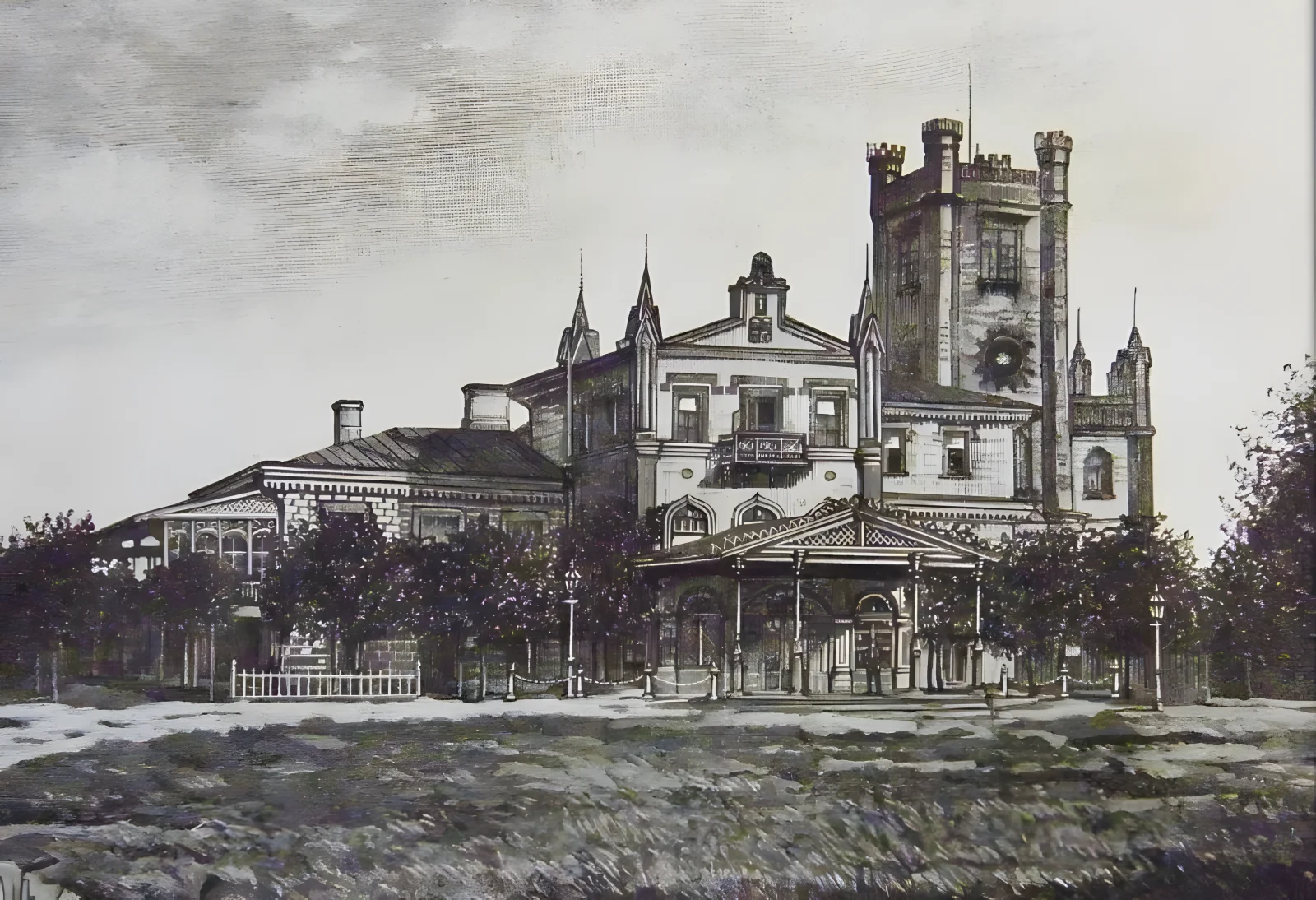Earliest pictures of Lentvaris Manor